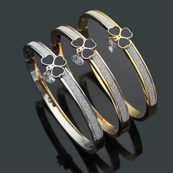 2020 designer wholesale black clover hanging single diamond frosted bracelet women's clover bracelet
2020 designer wholesale black clover hanging single diamond frosted bracelet women's clover bracelet
