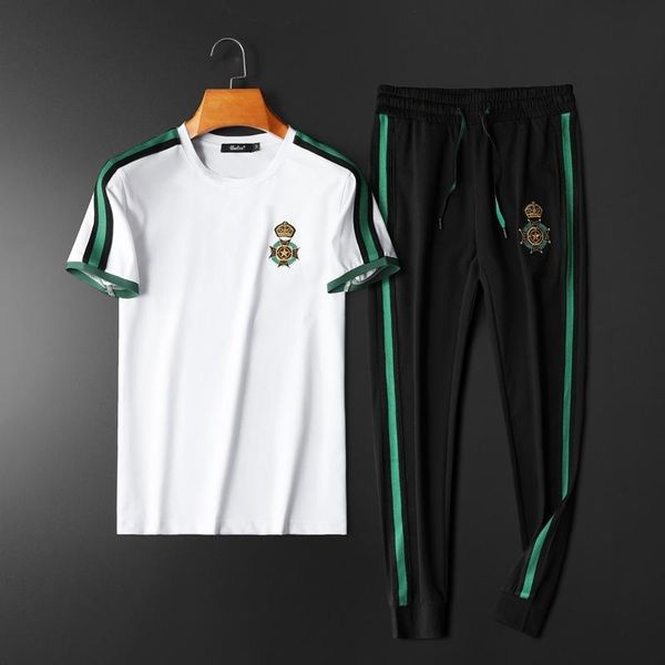 2020 summer new stripe contrast sport short sleeve t-shirt embroidered pants two piece set t-shirt+ pants set men's tracksuits high qua, Gray
2020 summer new stripe contrast sport short sleeve t-shirt embroidered pants two piece set t-shirt+ pants set men's tracksuits high qua, Gray