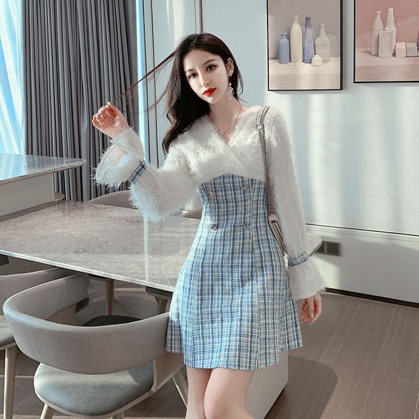 spell color elegant dress women patchwork flare sleeve high waist a line dress winter autumn v neck buttons mini vestido mujer, Black;gray
spell color elegant dress women patchwork flare sleeve high waist a line dress winter autumn v neck buttons mini vestido mujer, Black;gray