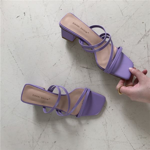 2020 новый летний тапочки низкие каблуки слайды женщины peep toe площади каблука трусы марка сандалии женщин тапочки, Black
2020 новый летний тапочки низкие каблуки слайды женщины peep toe площади каблука трусы марка сандалии женщин тапочки, Black