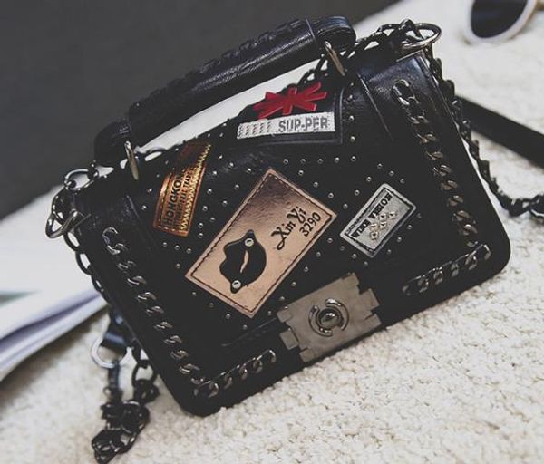 2020 new three-dimensional stereotyped lock small square bag multi-element medal one-shoulder diagonal portable female bag
2020 new three-dimensional stereotyped lock small square bag multi-element medal one-shoulder diagonal portable female bag