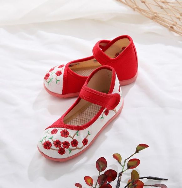 girls' embroidered shoes, children's cloth shoes, hanfu children's ancient fashion young flat soft shoe, Black
girls' embroidered shoes, children's cloth shoes, hanfu children's ancient fashion young flat soft shoe, Black