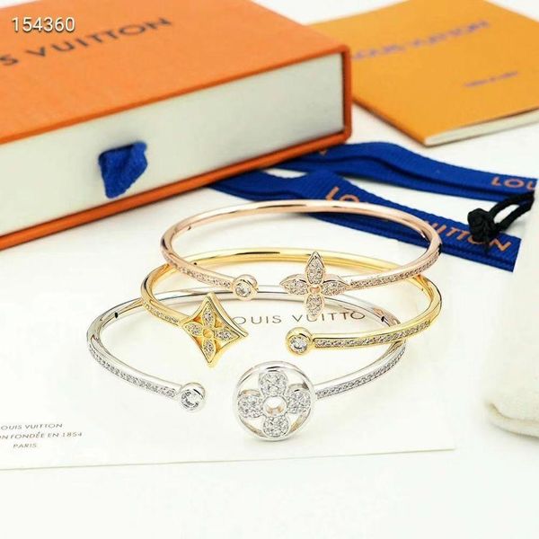 3pcs/1set fashion women designer diamond flower bracelet letter gold silver and rose gold three color brand jewelry set with box, Golden;silver
3pcs/1set fashion women designer diamond flower bracelet letter gold silver and rose gold three color brand jewelry set with box, Golden;silver