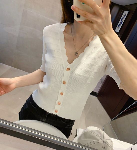 eljam french v-neck exquisite wavy edge slimming straight small loose knitwear ice linen short sleeve knitwear t-shirt spring and su, White
eljam french v-neck exquisite wavy edge slimming straight small loose knitwear ice linen short sleeve knitwear t-shirt spring and su, White