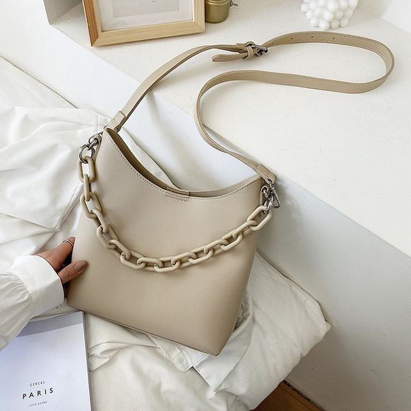 2020 new women messenger bag pu leather fashion lady shoulder bag waterproof solid color youth large capacity bag literary style 
2020 new women messenger bag pu leather fashion lady shoulder bag waterproof solid color youth large capacity bag literary style