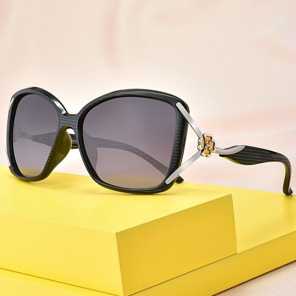 2019 fashion polarizer panel sun large frame ladies sunglasses korean fashion street glasses, White;black
2019 fashion polarizer panel sun large frame ladies sunglasses korean fashion street glasses, White;black