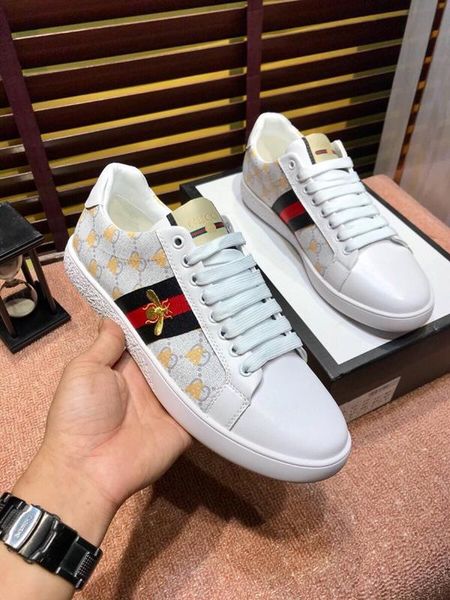 2020c luxury fashion men's shoes low-lace-up embroidered medusa sneakers, high-quality casual wild outdoor shoes, size: 38-451, Black
2020c luxury fashion men's shoes low-lace-up embroidered medusa sneakers, high-quality casual wild outdoor shoes, size: 38-451, Black