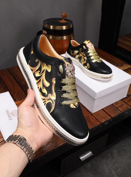 2020 limited edition medusa printed casual sneakers high-end fashionable comfortable wild outdoor running men's shoes, size: 38-45, Black
2020 limited edition medusa printed casual sneakers high-end fashionable comfortable wild outdoor running men's shoes, size: 38-45, Black