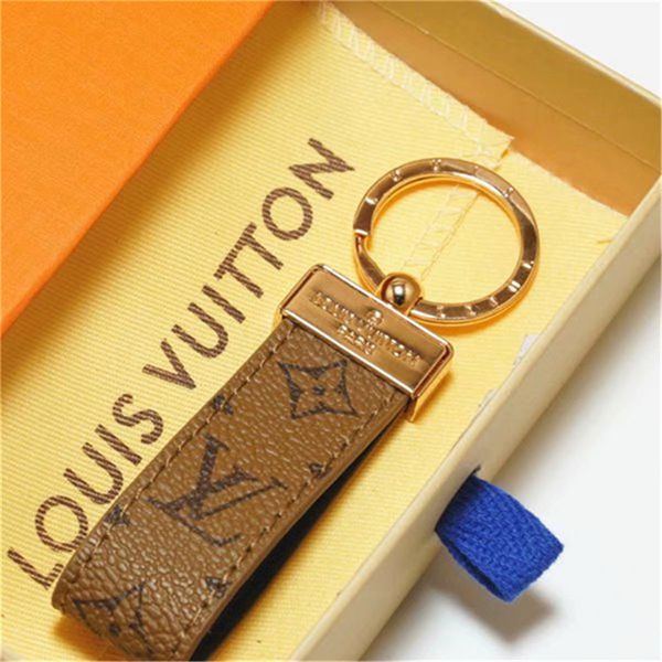 2020ury keychain дизайнер унисекс брелок натуральная кожа с брелок из нержавеющей стали брелок в золотой с коричневым с коробкой, Silver
2020ury keychain дизайнер унисекс брелок натуральная кожа с брелок из нержавеющей стали брелок в золотой с коричневым с коробкой, Silver