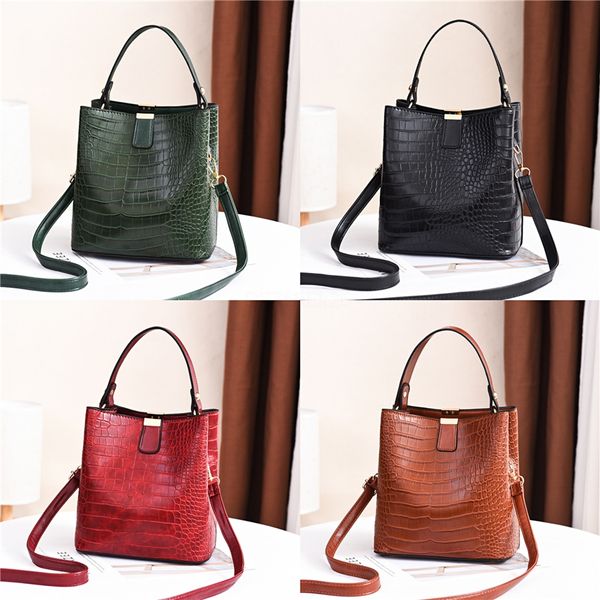 toyoosky crocodile pattern totes with metal handle 2020 new quality pu leather women's handbag wide shoulder strap shoulder bags#196
toyoosky crocodile pattern totes with metal handle 2020 new quality pu leather women's handbag wide shoulder strap shoulder bags#196
