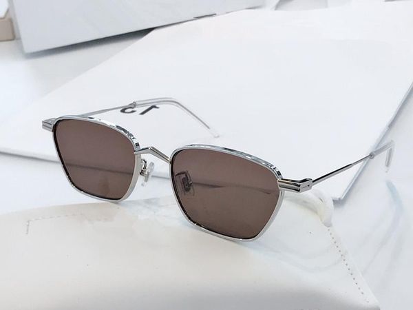 chromesoda designer sunglasses women and men wrap designer uv protection model small square frame come with case, White;black
chromesoda designer sunglasses women and men wrap designer uv protection model small square frame come with case, White;black