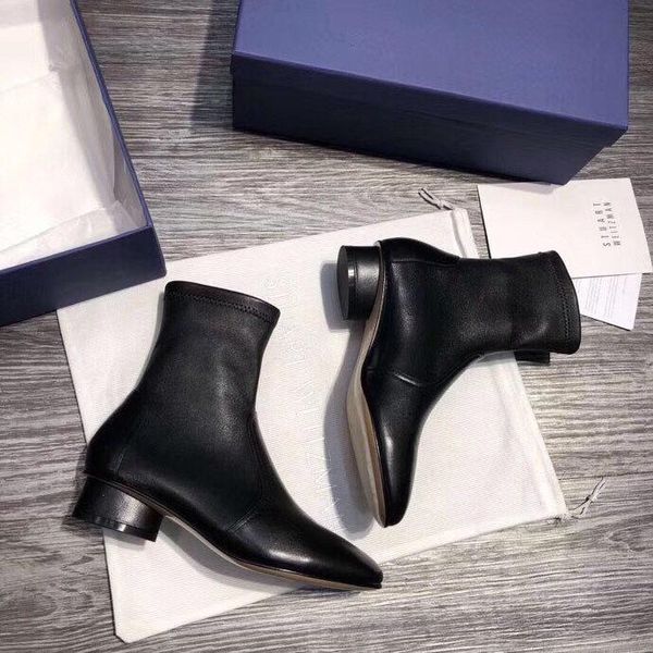 2020c new fashion thick-soled female british wind martin boots fashion wild lace short boots, original box packaging, size: 35-40
2020c new fashion thick-soled female british wind martin boots fashion wild lace short boots, original box packaging, size: 35-40