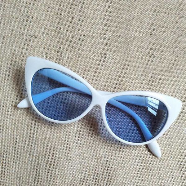 2020 new fashion women sunglasses 3 colors white transparent frame and colorful lens sunglasses cat eye vintage women, White;black
2020 new fashion women sunglasses 3 colors white transparent frame and colorful lens sunglasses cat eye vintage women, White;black