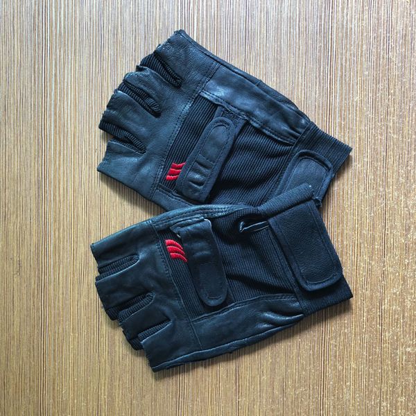 2cz46 genuine leather half protective and gloves finger pepper outdoor fitness professional riding tactics outdoor protective mesh short fin, Blue;gray
2cz46 genuine leather half protective and gloves finger pepper outdoor fitness professional riding tactics outdoor protective mesh short fin, Blue;gray