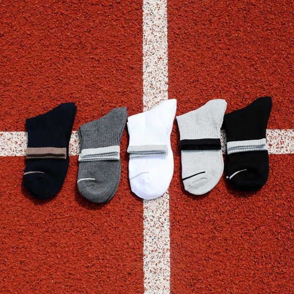 autumn and winter new foot square autumn winter athletic new sports cotton men's mid-tube terry socks cotton sports socks, Black
autumn and winter new foot square autumn winter athletic new sports cotton men's mid-tube terry socks cotton sports socks, Black