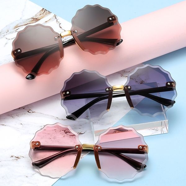 frameless edging round wave lace children's sun sunglasses lace sun glasses fashionable multicolor ocean chips children's sunglass, Blue
frameless edging round wave lace children's sun sunglasses lace sun glasses fashionable multicolor ocean chips children's sunglass, Blue