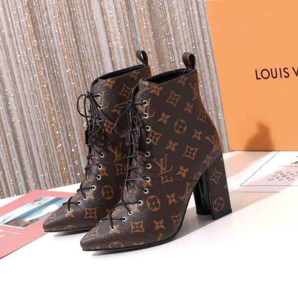 2020 luxury custom leather letter high-heeled martin boots, fashionable wild thick heel women's short boots lace up boots, size: 35-41, Black
2020 luxury custom leather letter high-heeled martin boots, fashionable wild thick heel women's short boots lace up boots, size: 35-41, Black