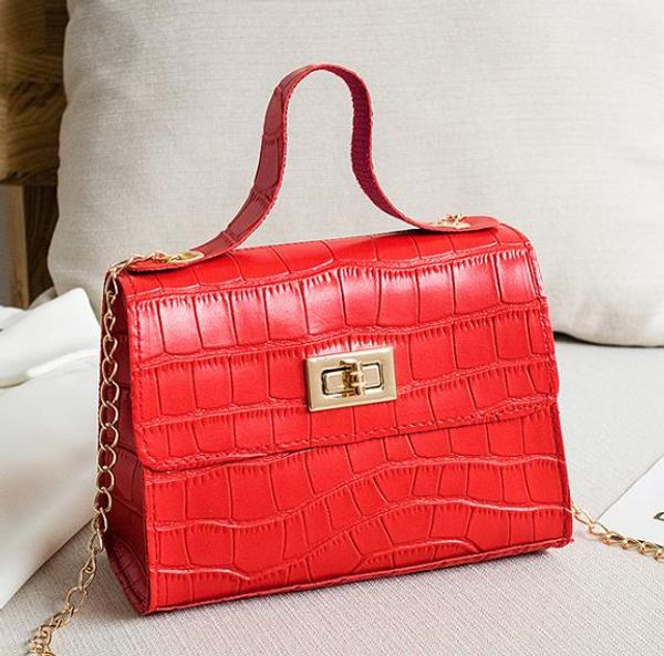 designer handbags 2020 one-shoulder diagonal chain lock versatile crocodile pattern bag
designer handbags 2020 one-shoulder diagonal chain lock versatile crocodile pattern bag