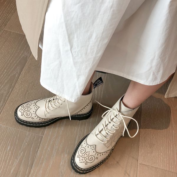 genuine leather boots women hollow out flowers brogues platform street motorcycle boots women riding botas mujer, Black
genuine leather boots women hollow out flowers brogues platform street motorcycle boots women riding botas mujer, Black