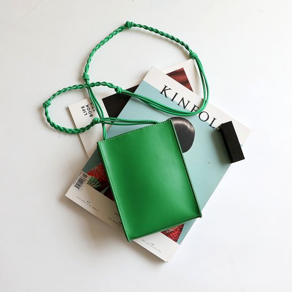 stunning2020 celebrity internet with one shoulder diagonal woven rope mini cowhide small square genuine mobile phone bag
stunning2020 celebrity internet with one shoulder diagonal woven rope mini cowhide small square genuine mobile phone bag