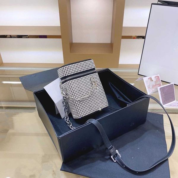 2020 новых портсигар мешок женской моды сумка с алмазной цепью одного плеча сумки и сумкой
2020 новых портсигар мешок женской моды сумка с алмазной цепью одного плеча сумки и сумкой