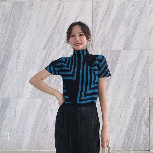 miyake pleated women's short-sleeved turtleneck slim summer new printed t-shirt women pleats vintage tshirt, White
miyake pleated women's short-sleeved turtleneck slim summer new printed t-shirt women pleats vintage tshirt, White
