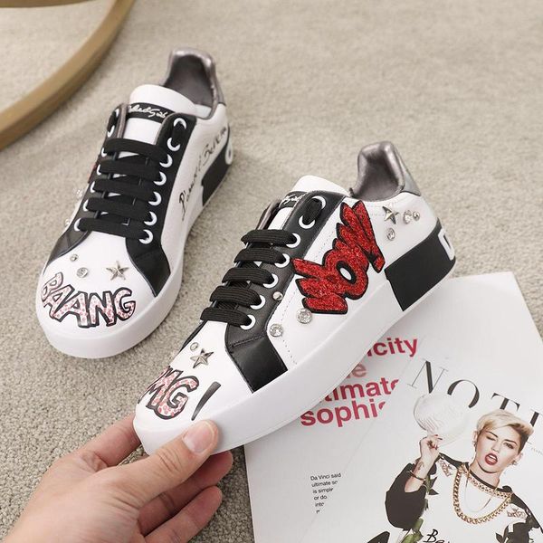 2019d new luxury fashion high-end couple casual shoes, high-quality fashion men and women wild sports shoes original box packaging
2019d new luxury fashion high-end couple casual shoes, high-quality fashion men and women wild sports shoes original box packaging