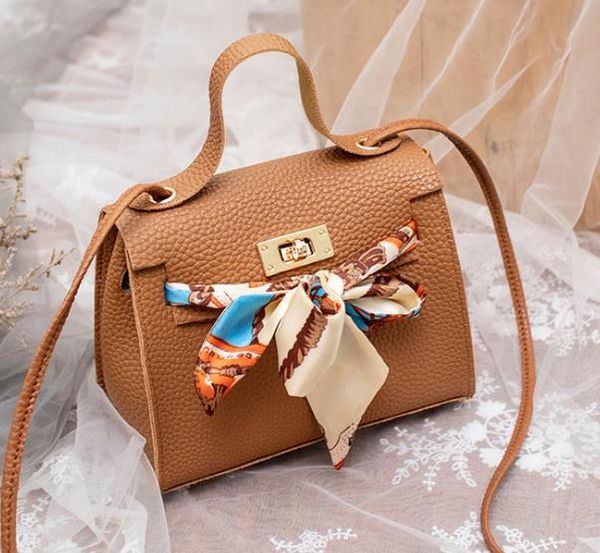 дизайнер женская сумка личи шарф сумка 2020 одно плечо лук crossbody сумка бесплатная доставка
дизайнер женская сумка личи шарф сумка 2020 одно плечо лук crossbody сумка бесплатная доставка