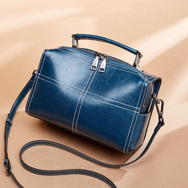 peacock blue cowhide female bag retro 2020 new design classic single s houlder diagonal small bag ladies casual portable small square bag282
peacock blue cowhide female bag retro 2020 new design classic single s houlder diagonal small bag ladies casual portable small square bag282