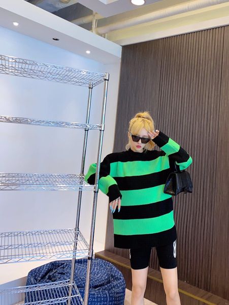 new women designer sweater fashion classic fluorescent green and green stitching loose and comfortable texture thick couple sweaters, White;black
new women designer sweater fashion classic fluorescent green and green stitching loose and comfortable texture thick couple sweaters, White;black