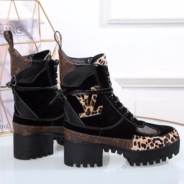 womens shoes fashion boots breathable fashion shoes female footwears with original box bottes femmes womens shoes leather big size l995
womens shoes fashion boots breathable fashion shoes female footwears with original box bottes femmes womens shoes leather big size l995