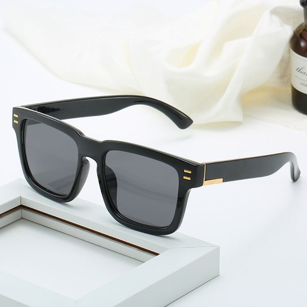 2010 new fashion classic square sunglasses retro brand design men rivet sun glasses vintage goggles women uv400 driving eyewear, White;black
2010 new fashion classic square sunglasses retro brand design men rivet sun glasses vintage goggles women uv400 driving eyewear, White;black