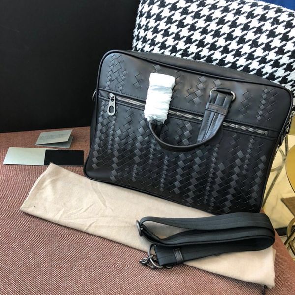 2020 brand new woven men's briefcase, classic fashion business bag, high-end customized quality fetal cowhide handbag
2020 brand new woven men's briefcase, classic fashion business bag, high-end customized quality fetal cowhide handbag