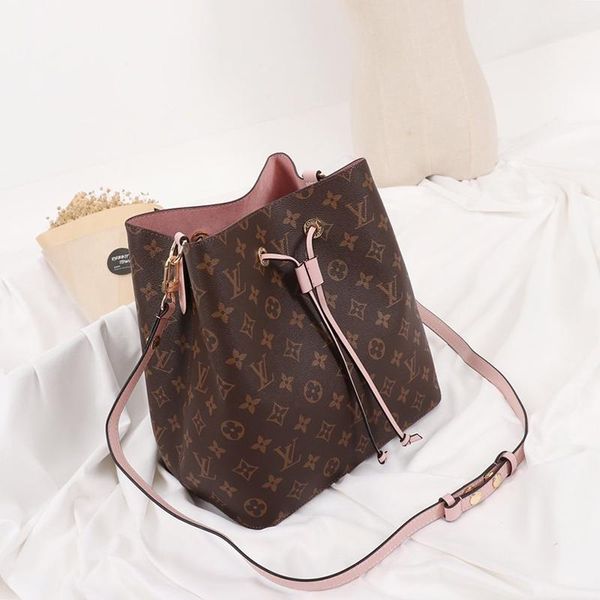 new fashion design women bags leather bucket bag handbag drawstring lady shoulder bags luxury messenger crossbody bags drop shi
new fashion design women bags leather bucket bag handbag drawstring lady shoulder bags luxury messenger crossbody bags drop shi