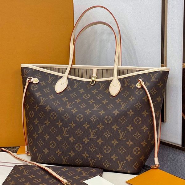исследуйте детали тонкой внутри классический handbag.the переработан внутренний мешок имеет свежую ткань подкладку и вдохновение
исследуйте детали тонкой внутри классический handbag.the переработан внутренний мешок имеет свежую ткань подкладку и вдохновение