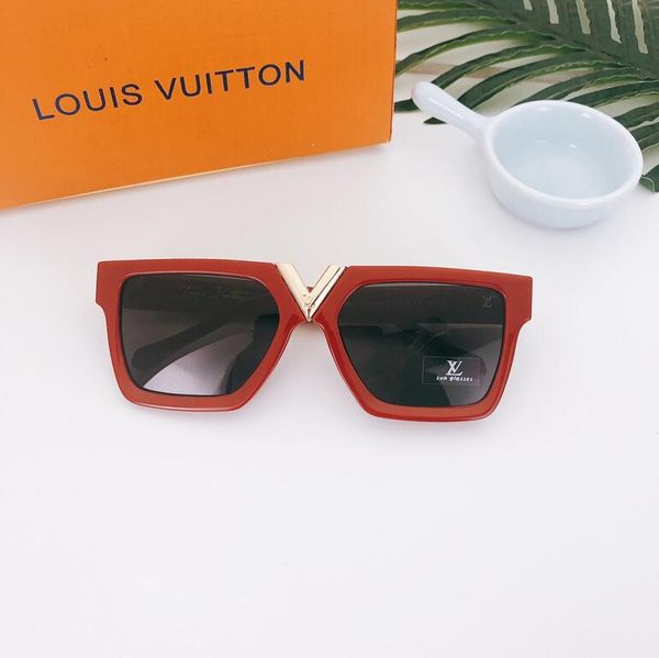 2020 luxury millionaire m96006wn sunglasses full frame vintage designer sunglasses for men shiny gold logoo sell gold plated 96006, Blue;gray
2020 luxury millionaire m96006wn sunglasses full frame vintage designer sunglasses for men shiny gold logoo sell gold plated 96006, Blue;gray