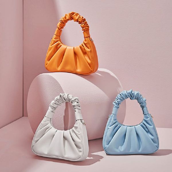 2020 summer pleated lady handbags new chic design causal fold bag portable underarm bag shoulder sliver strap shoulder
2020 summer pleated lady handbags new chic design causal fold bag portable underarm bag shoulder sliver strap shoulder