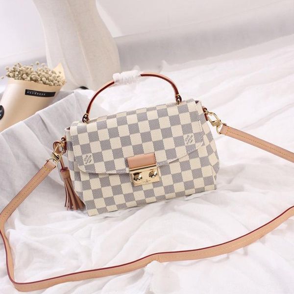 новое прибытие женщины моды кожи плеча малый закрылков crossbody сумки top handle посыльного сумки luxury design урожай дамы мешок руки 
новое прибытие женщины моды кожи плеча малый закрылков crossbody сумки top handle посыльного сумки luxury design урожай дамы мешок руки