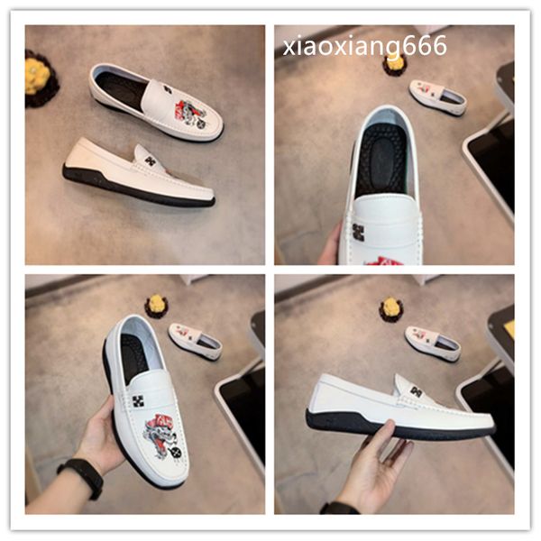 взрывная повседневная обувь топ голенище бренда изготовлены из импортного дышащего коровьего материала, тонкого мастерства, резиновая подошв, Black
взрывная повседневная обувь топ голенище бренда изготовлены из импортного дышащего коровьего материала, тонкого мастерства, резиновая подошв, Black