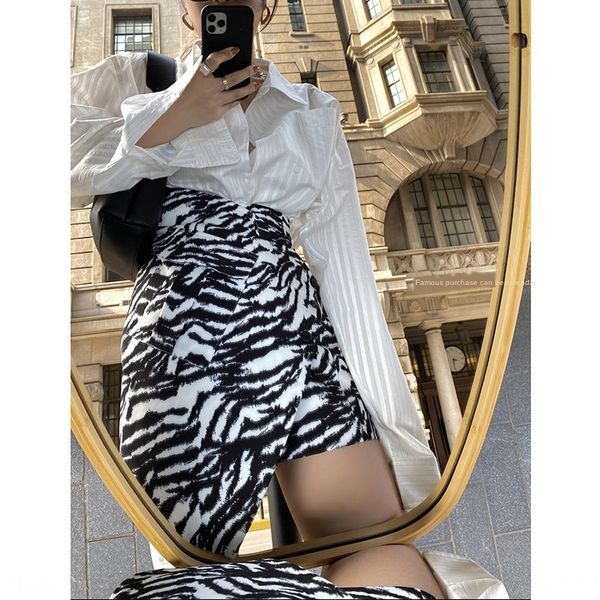 ban horse pattern skirt apron apron women's high waist printed hem irregular design slim fit hip skirt, Black
ban horse pattern skirt apron apron women's high waist printed hem irregular design slim fit hip skirt, Black