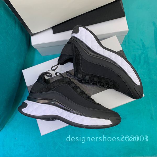 2020 selling triple s designer shoes for women platform sneakers black white bred trainers fashion sports sneakers outdoor casual ct03
2020 selling triple s designer shoes for women platform sneakers black white bred trainers fashion sports sneakers outdoor casual ct03