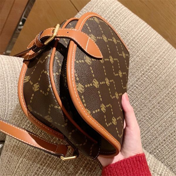 casual fashion designer handbags with vintage printing semicircle saddle-shaped one shoulder messenger bag ing
casual fashion designer handbags with vintage printing semicircle saddle-shaped one shoulder messenger bag ing