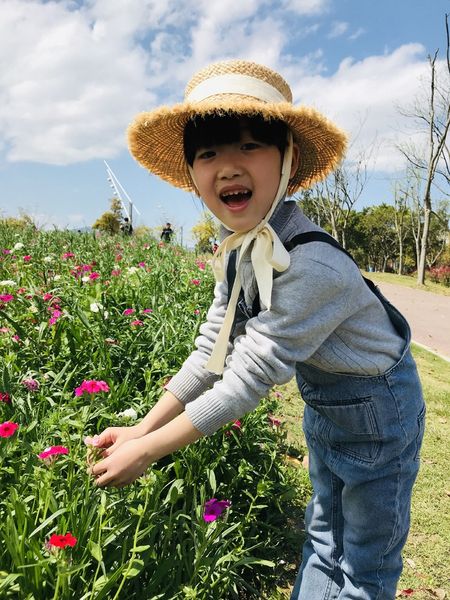 summer children's lafite sun travel korean sunscreen hatshoulder strap sunscreen hat style all-match boy and girl straps hat, Blue;gray
summer children's lafite sun travel korean sunscreen hatshoulder strap sunscreen hat style all-match boy and girl straps hat, Blue;gray