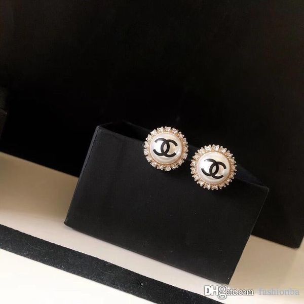 2020 designer letters sun flower c stud earrings for women party fashion brass gold silver earring jewelry
2020 designer letters sun flower c stud earrings for women party fashion brass gold silver earring jewelry