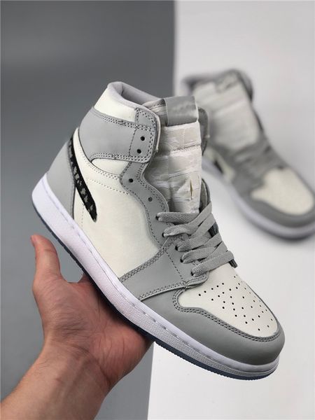 air j 1 x dr avec la boîte 2020 officiellement révélé la collaboration anniversaire gris blanc étiquette de style de la mode, Black
air j 1 x dr avec la boîte 2020 officiellement révélé la collaboration anniversaire gris blanc étiquette de style de la mode, Black