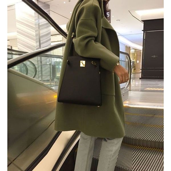 high-end hand-sewn wool coat casual loose hooded long-sleeved single-breasted windproof and warm double-sided wool coat women, Black
high-end hand-sewn wool coat casual loose hooded long-sleeved single-breasted windproof and warm double-sided wool coat women, Black