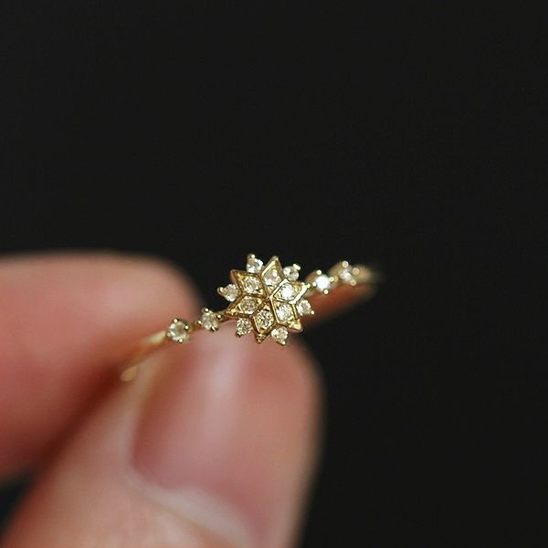 woman ring gold-plated diamond ring lovely snowflake jewelry ring fine white gold color students ladys fashion sell, Silver
woman ring gold-plated diamond ring lovely snowflake jewelry ring fine white gold color students ladys fashion sell, Silver