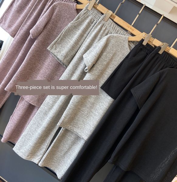 return casual home suit home clothes and shorts breathable vertical knitted short sleeves + trousers + shorts, Blue;red
return casual home suit home clothes and shorts breathable vertical knitted short sleeves + trousers + shorts, Blue;red