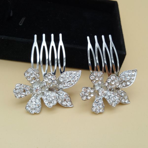 flower bride headdress plate new rhinestone children's small crown hair comb rhinestone hair comb wedding accessories, Slivery;white
flower bride headdress plate new rhinestone children's small crown hair comb rhinestone hair comb wedding accessories, Slivery;white