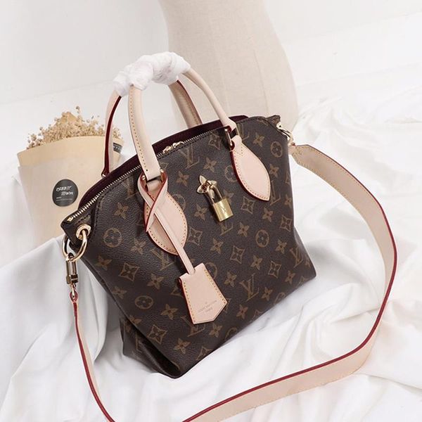 new new arrival womens retro leather crossbody bag handle totes messenger bags womens luxury designer bag handbags ladies crossbody bag
new new arrival womens retro leather crossbody bag handle totes messenger bags womens luxury designer bag handbags ladies crossbody bag
